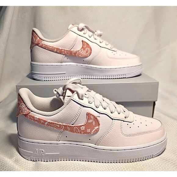 New Women’s Nike Air Force 1 Pink Sneakers Size 7.5 - Picture 6 of 7